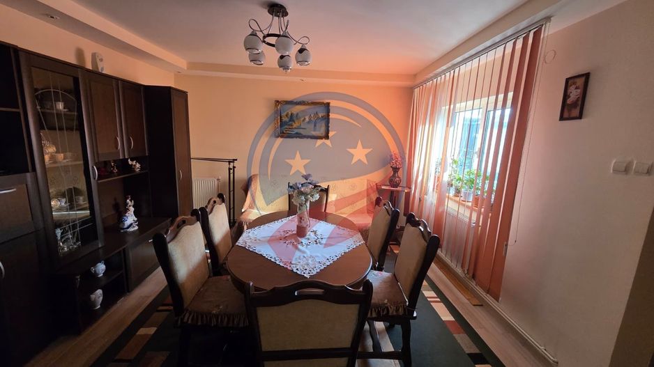 Casă primitoare, excelent poziționată, ideală pentru o familie! - Poză 2