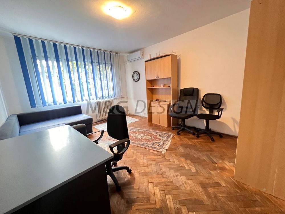 Garsonieră zona Complexul Studentesc  etaj 1 - Poză 1