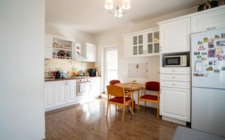 Casa Rogerius cu 8 camere - Poză 4