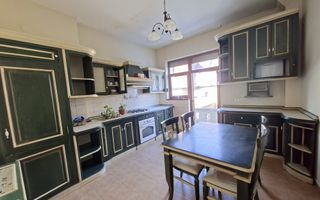 Apartament modern 3 camere curte individuala pe Bulevardul Victoriei - Poză 9