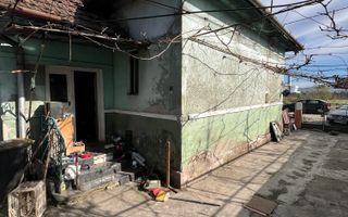 Casă de vânzare în Călanul Mic –  2 clădiri, curte, grădină, garaj - Poză 4