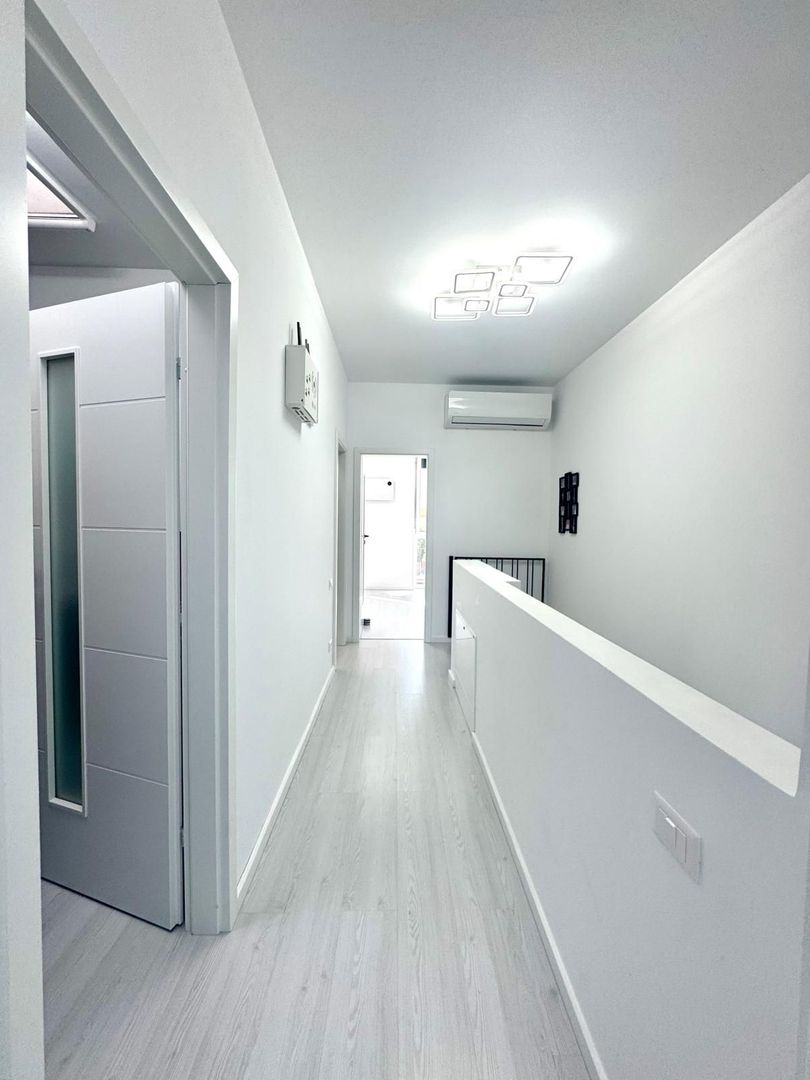 Casă înșiruită cu 4 camere, complet mobilată și utilată |Săcălaz| - Poză 3