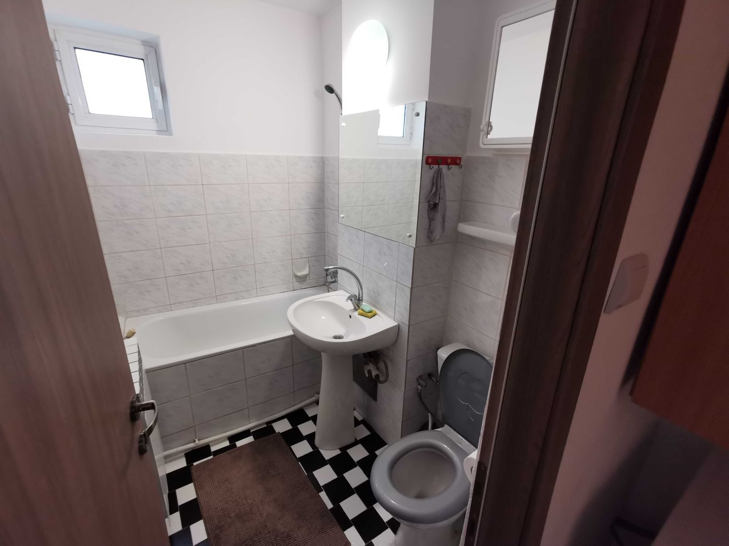 Apartament 3 camere decomandate de inchiriat – complet mobilat si utilat - Poză 5
