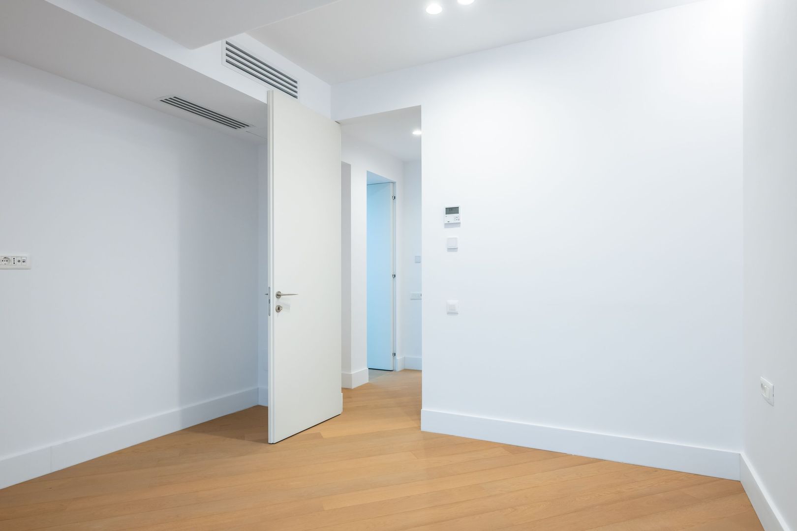 CORTINA 126 | Apartament exclusivist | Vedere dubla | 2,900 Eur/mpc | LUX - Poză 13
