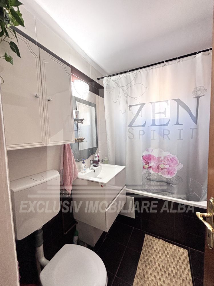 Apartament 3 camere, decomandat, zona Cetate-Liceul Sportiv - Poză 5