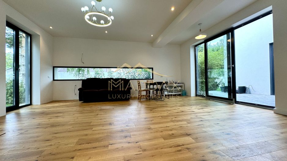 Vila cu 5 camere // * 565 mp gradina* // Tunari - Poză 10