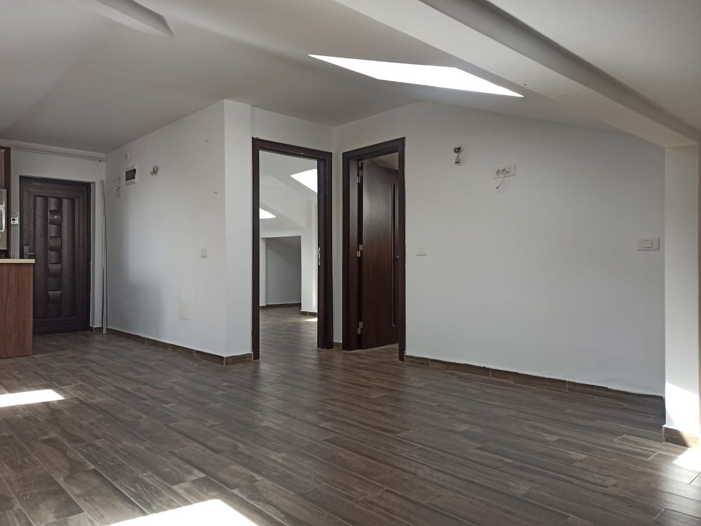 2cam.studio-mansarda-87mp/15min metrou D.Leonida - Poză 3