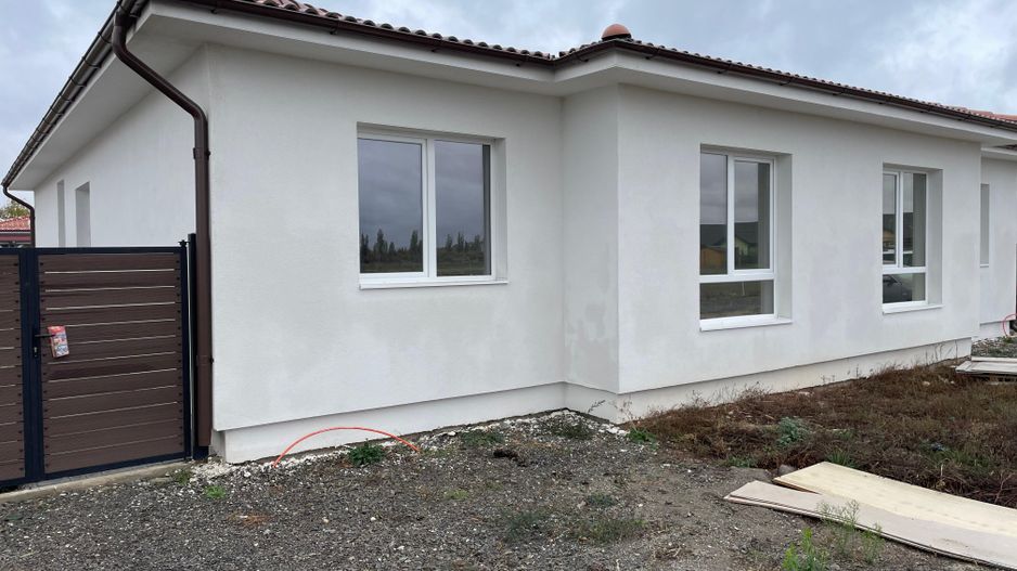 Duplex cu 4 camere ST 365MP -158.800€ în Moșnița Nouă - Poză 1