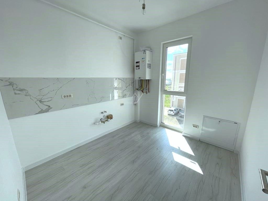 Bucatarie inchisa. Etaj 1. Parcare - Poză 2