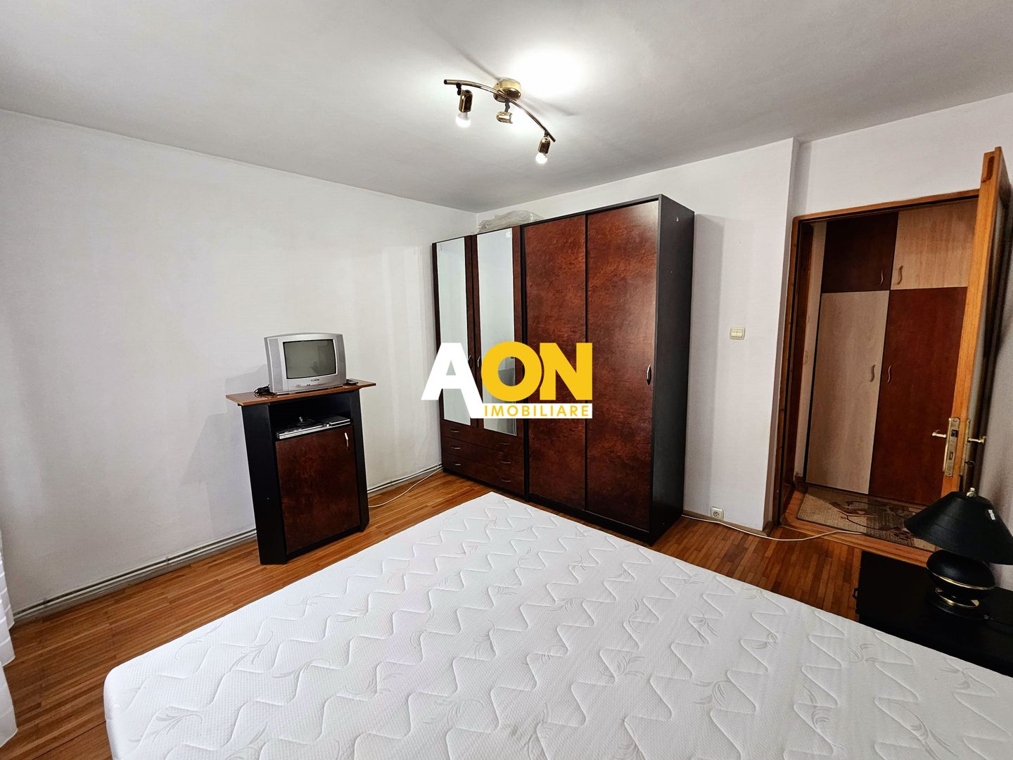 Apartament 3 camere, et.1, cu parcare si boxa, cartier Tolstoi - Poză 10