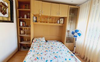 Apartament cu 3 camere de vanzare, etaj 1, Cetate - Poză 7