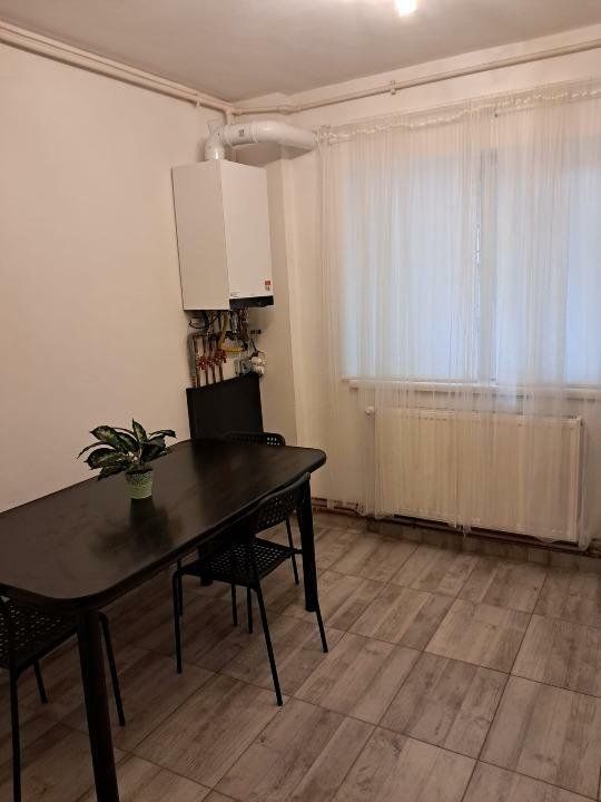 Apartament 2 camere Iancului, decomandat, centrala termica proprie - Poză 1