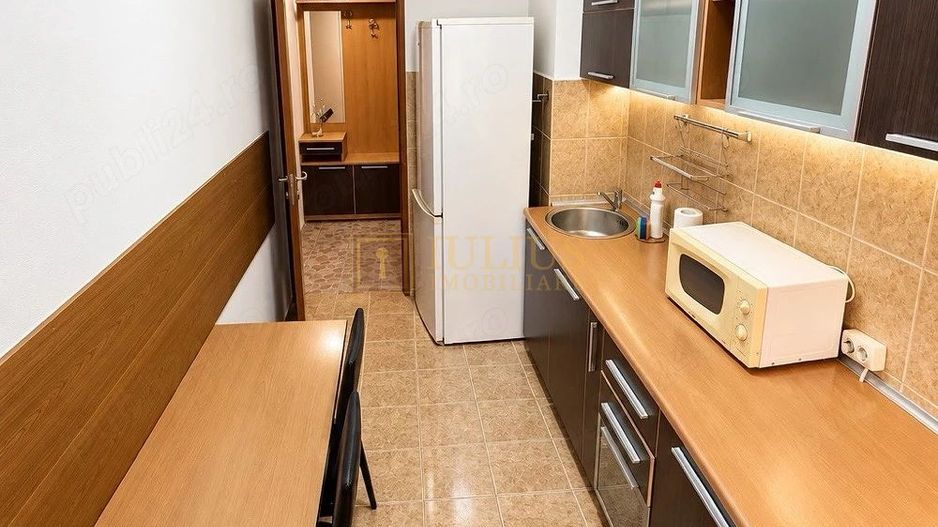 2 camere| vis a vis de Restaurantul Nora} centrala| etaj 3| apt frumos| AC - Poză 3