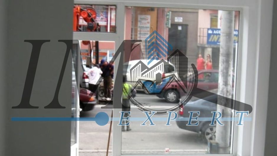 Vand spatiu comercial zona Bulevardul Revolutiei in Alba Iulia - Poză 3