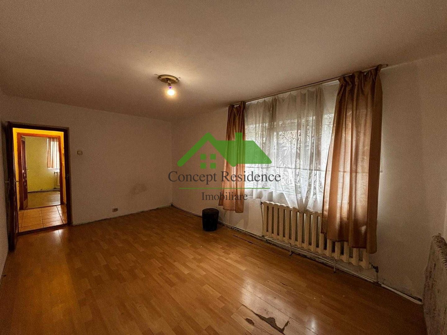 Apartament 2 camere decomandat, etaj 1 – Aleea Dobrogei - Poză 1