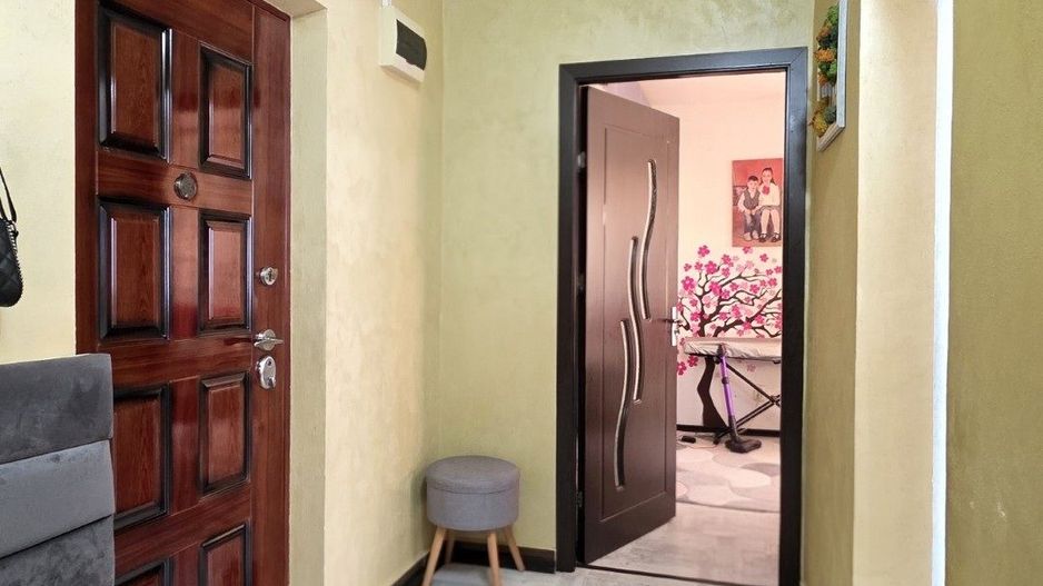 Apartament cu 2 camere, etaj 1, partial mobilat, zona GARĂ; - Poză 2