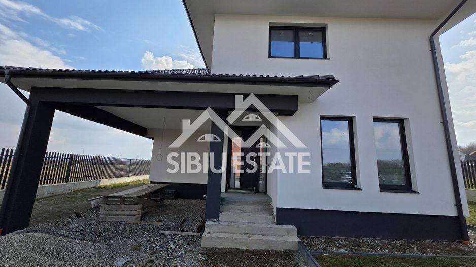Casa individuala ,cu carport si pivnita, Calea Cisnadiei - Poză 3