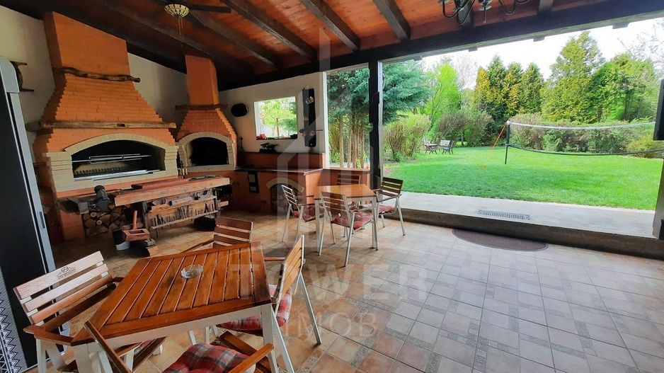 Pensiune de vânzare-9 camere cu baie, restaurant, curte-Apoldu de Sus - Poză 15