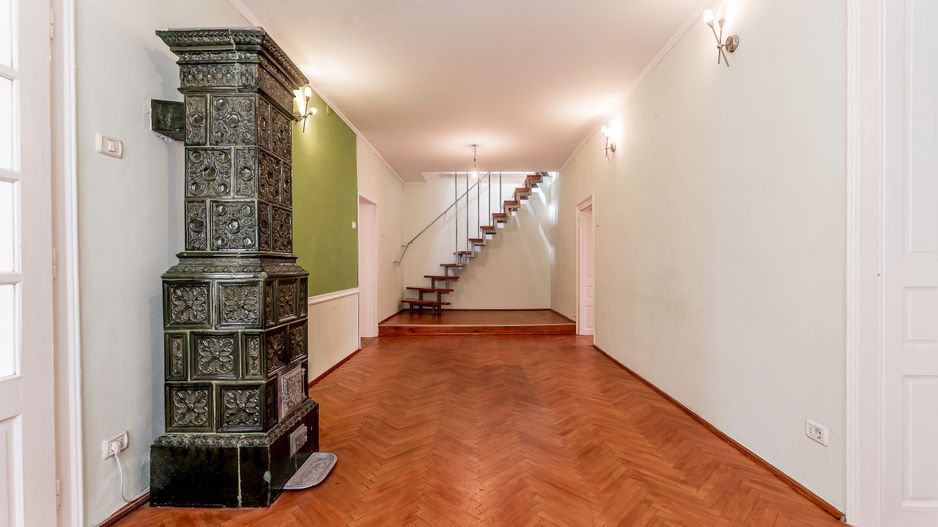 Casa 5 camere - Cartierul Functionarilor - Teren 421 mp - COMISION 0 - Poză 6