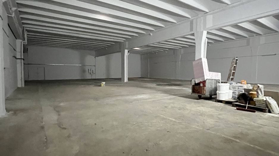 Hala 880 mp în oraș pentru diverse activități recreative - Poză 1