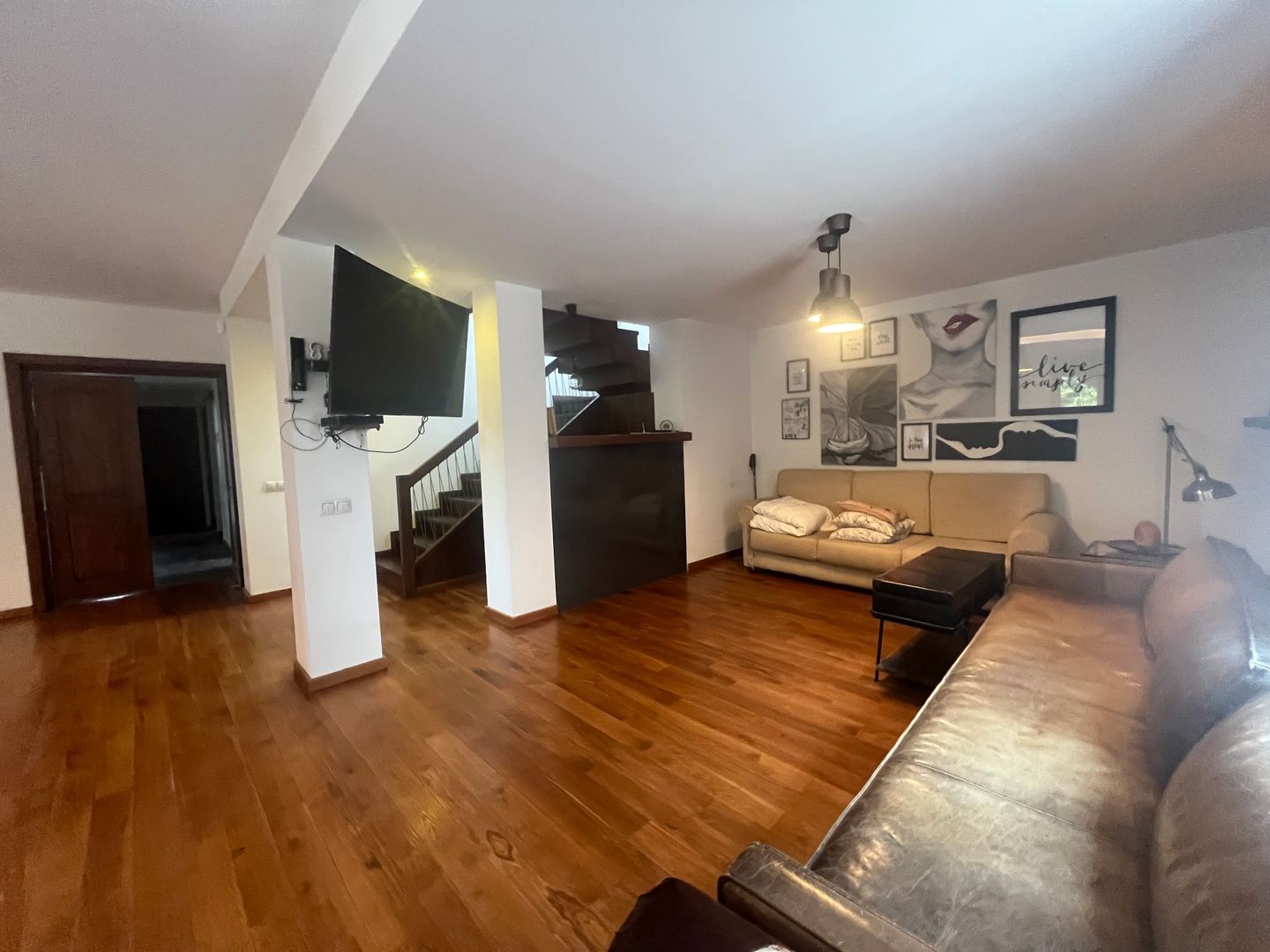 ANDRONACHE | Vila 4 Camere | Garaj | Curte Verde | Ciubar & BBQ - Poză 8