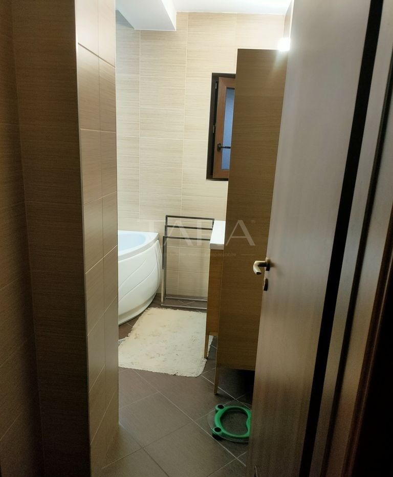 Apartament cu 3 camere de vânzare, Floresti. - Poză 12