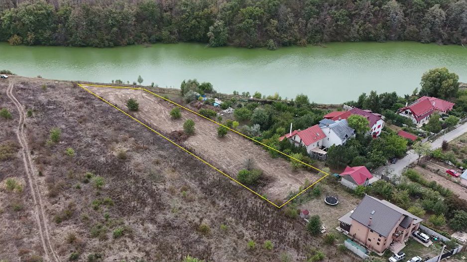 Teren Intravilan de vanzare 3778 mp Branesti Strada Violetelor - Poză 1