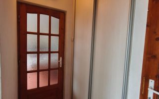 Apartament cu 3 camere, et1 , 90 mp la casă zona Centrala - Poză 10