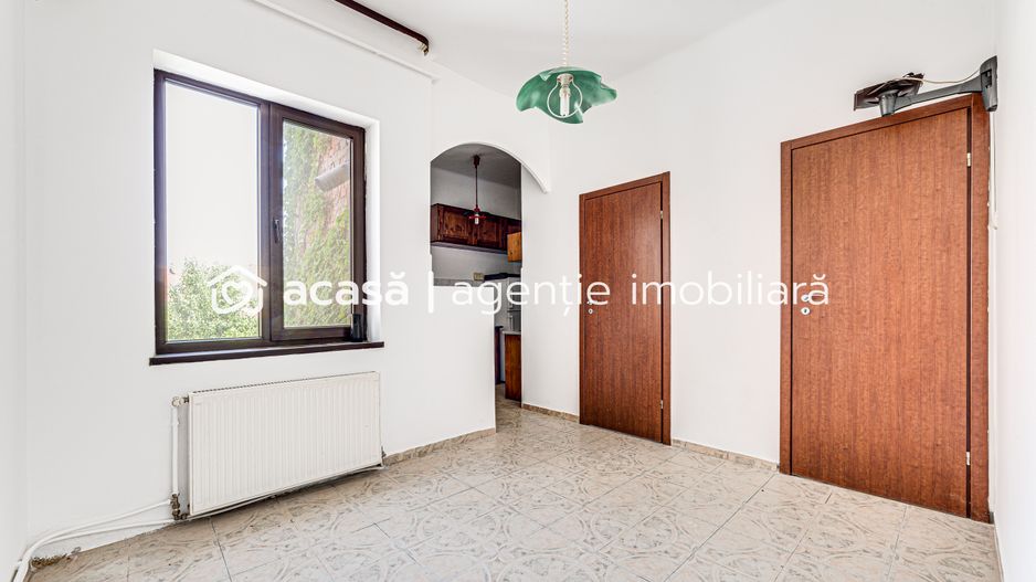 Preț redus! Apartament la casă, în centru - Poză 2