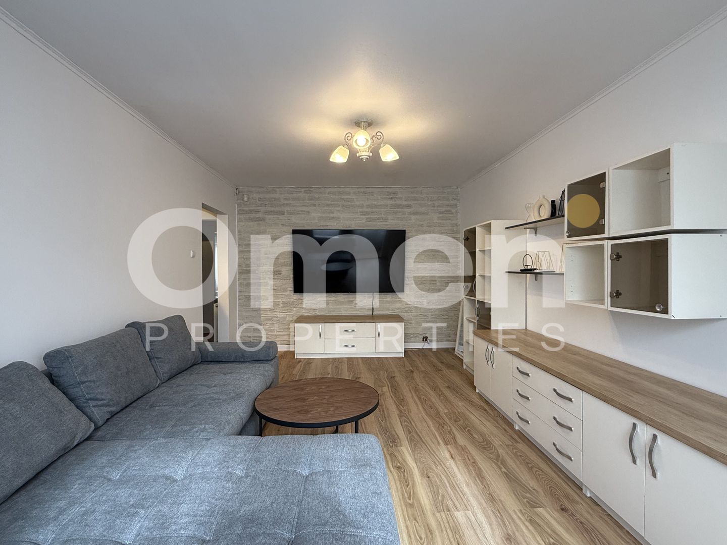 Apartament 3 camere decomandat, etaj 1,  zona centrală - Poză 1