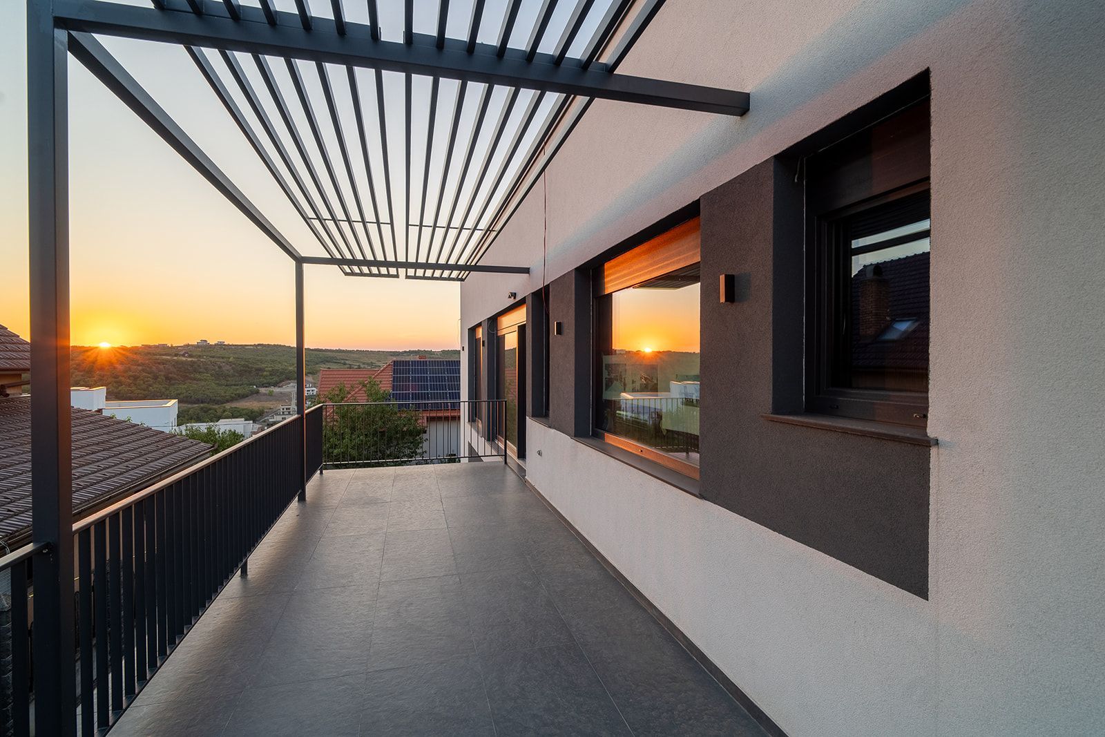 Vilă nouă design mediteranean, proiect deosebit și panoramă- 285.000 E - Poză 1