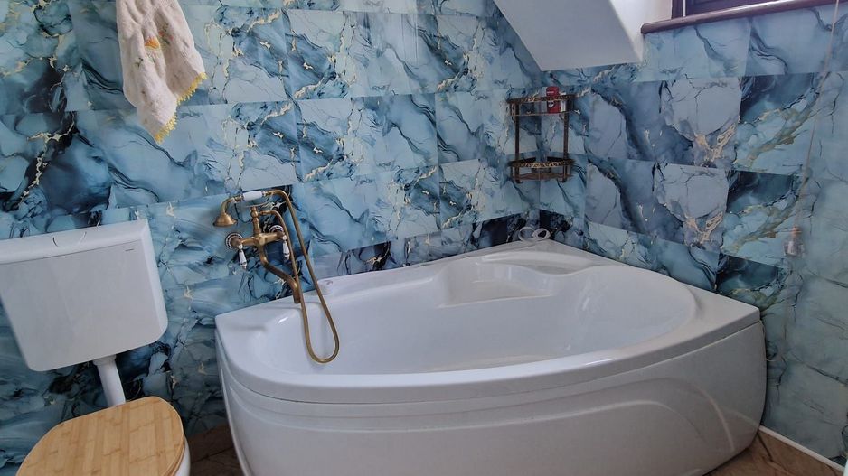 Etaj de Vilă Interbelică, 5 Camere, Balcon și Mansardă – Parc Carol - Poză 4