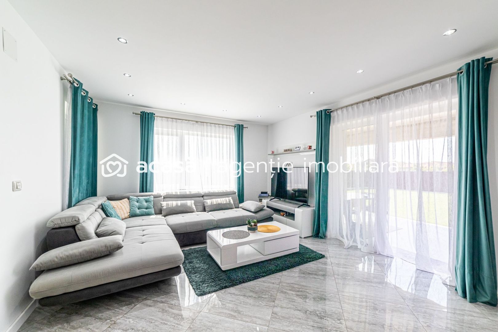 Nou! Casă frumoasă în Sâmbăteni - Poză 4