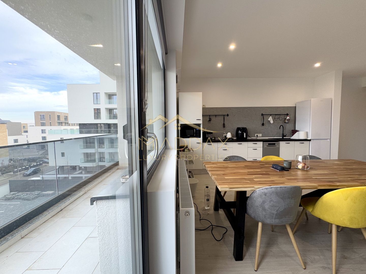 Apartament cu 2 camere *67mp utili + Terasa* // Pipera - Rond OMV - Poză 1