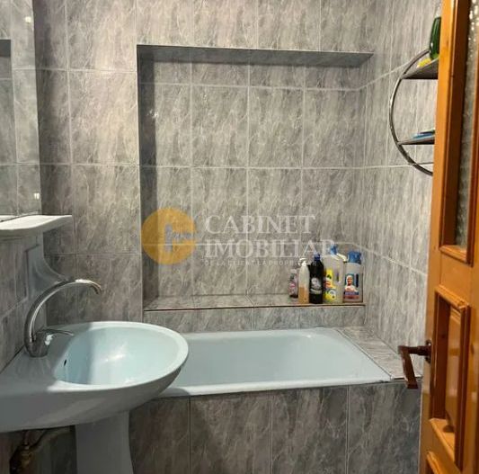 Pacurari-OMV Etaj Intermediar Apartament 2 camere decomandat 61mp - Poză 5