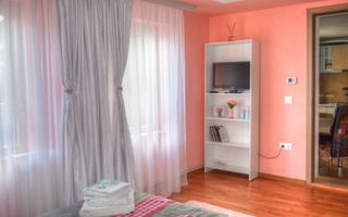 Apartament renovat, 2 camere cu terasa,, zona Constituției - Poză 10