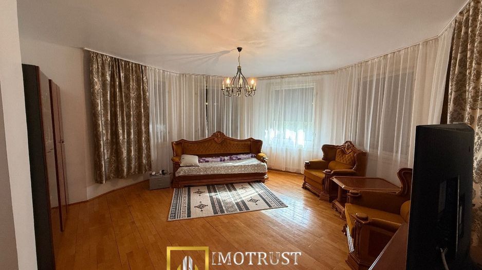 🏡 VILA DEOSEBITĂ DE VÂNZARE ÎN ARAD – ZONA CENTRALĂ - Poză 9