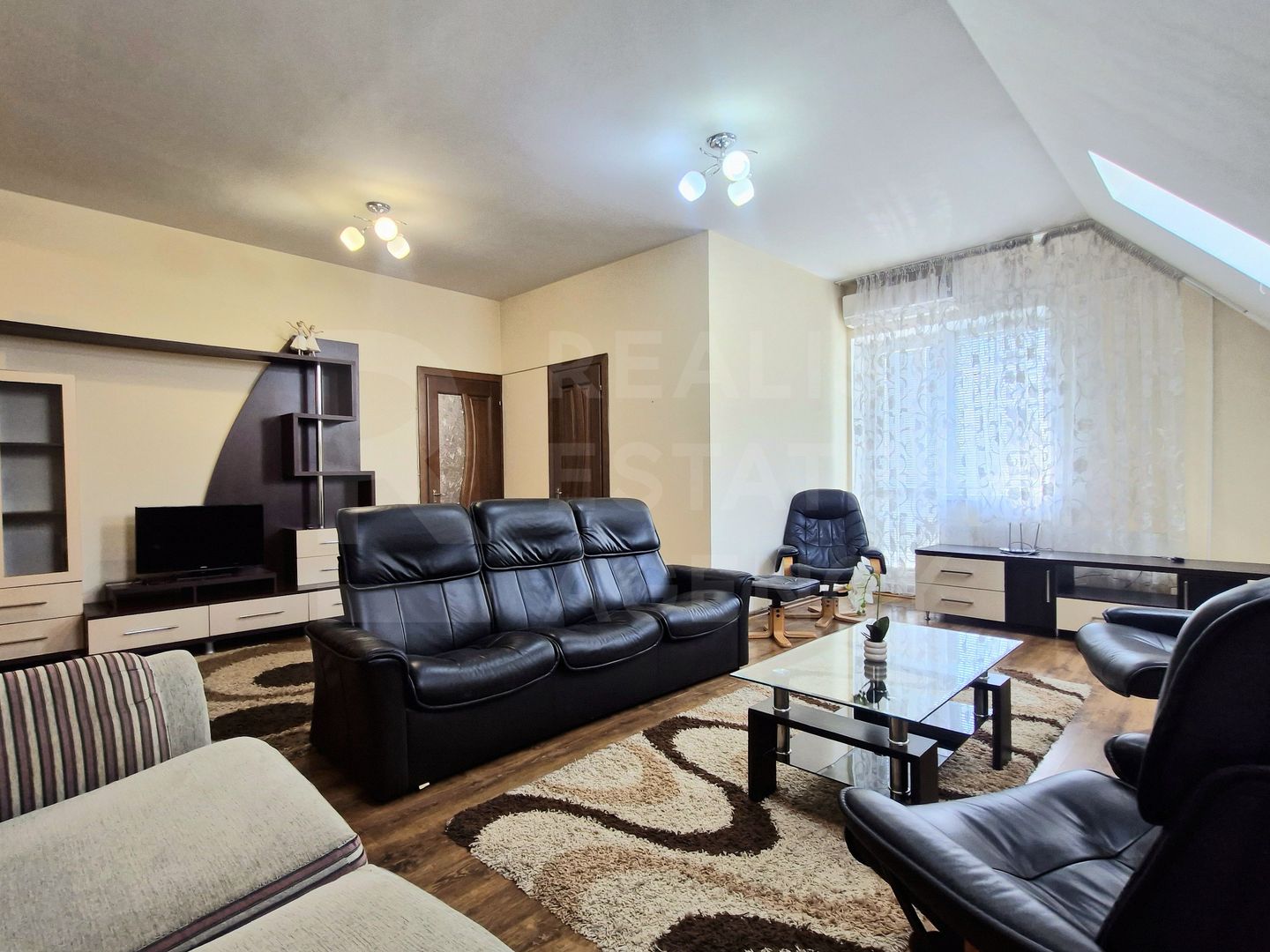Chirie, apartament, 3 camere, str. Andrei Doga, Râșcani - Poză 1