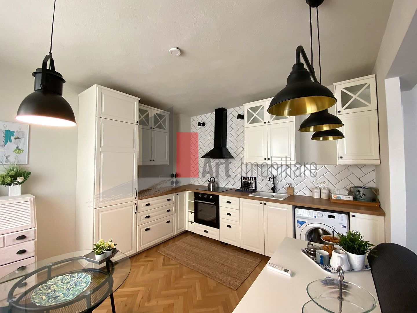 Apartament deosebit 2+1 camere complet renovat - Natiunile Unite - Poză 1