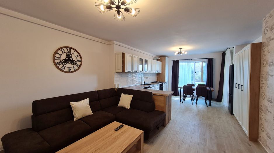 Lux la 5 minute de Iulius Town - Poză 24