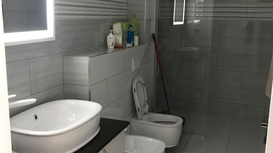 Apartament 3 camere decomandat, garaj si boxa proprietate - Poză 3