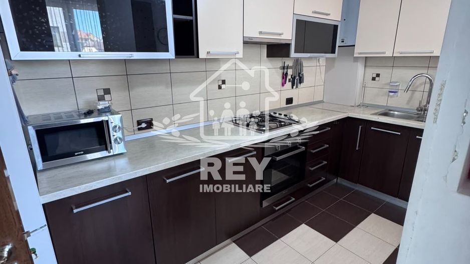 Apartament 3 camere,etaj 1/Turnisor/Sos. Alba Iulia/Curte Int - Poză 12