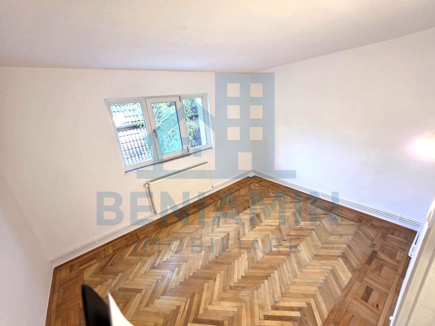 Apartament doua camere spatios Rovine etaj 1 cu centrala 54mp 1978 - Poză 2