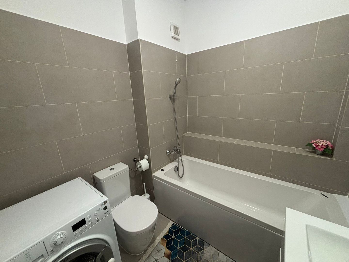 AP. 2 CAMERE TITAN, PRIMA INCHIRIERE, BLOC NOU, METROU 10 MINUTE - Poză 5