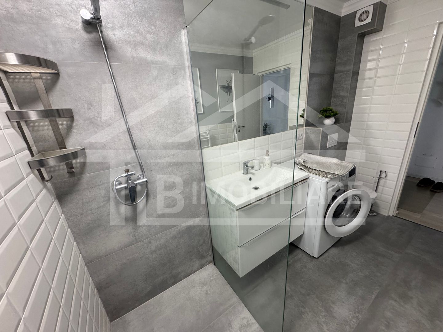 Apartament cu o camerea, 37mp, garaj , Zona Crinului Residence - Poză 6