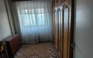 Apartament cu 3 camere ~ zona Pod/Rm. Sarat ~ etaj 2din4 - Poză 7