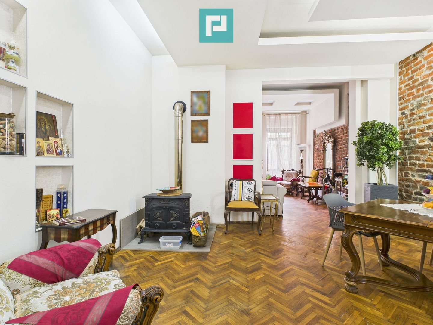 Apartament  cu 4 camere vintage ultracentral - Poză 1