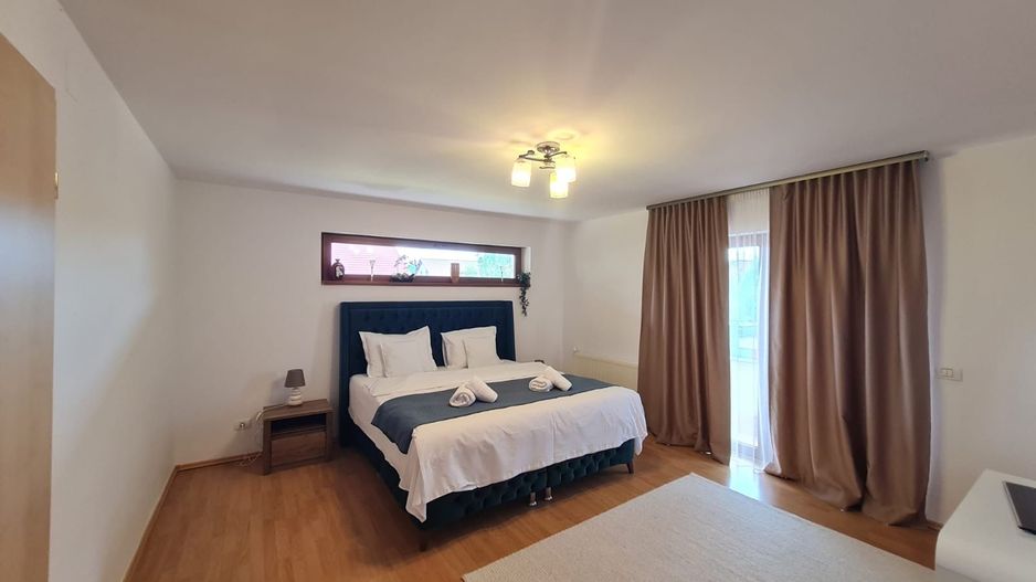 Vila spațioasă și recent renovată în Ghiroda! - Poză 75