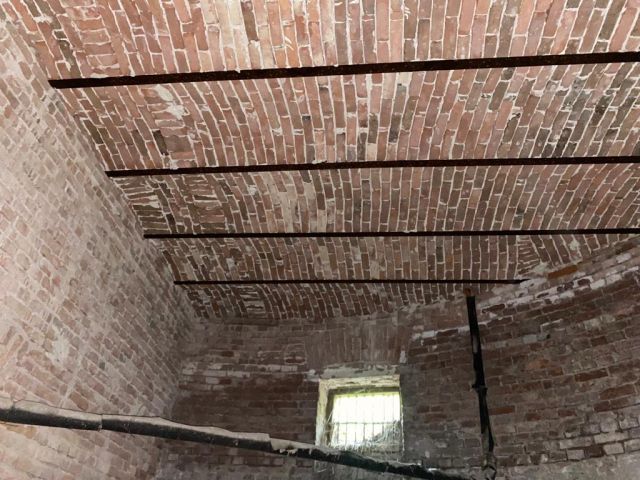 Posibilitate investitie dar si locuinta! Vanzare conac in Viforata - Poză 6