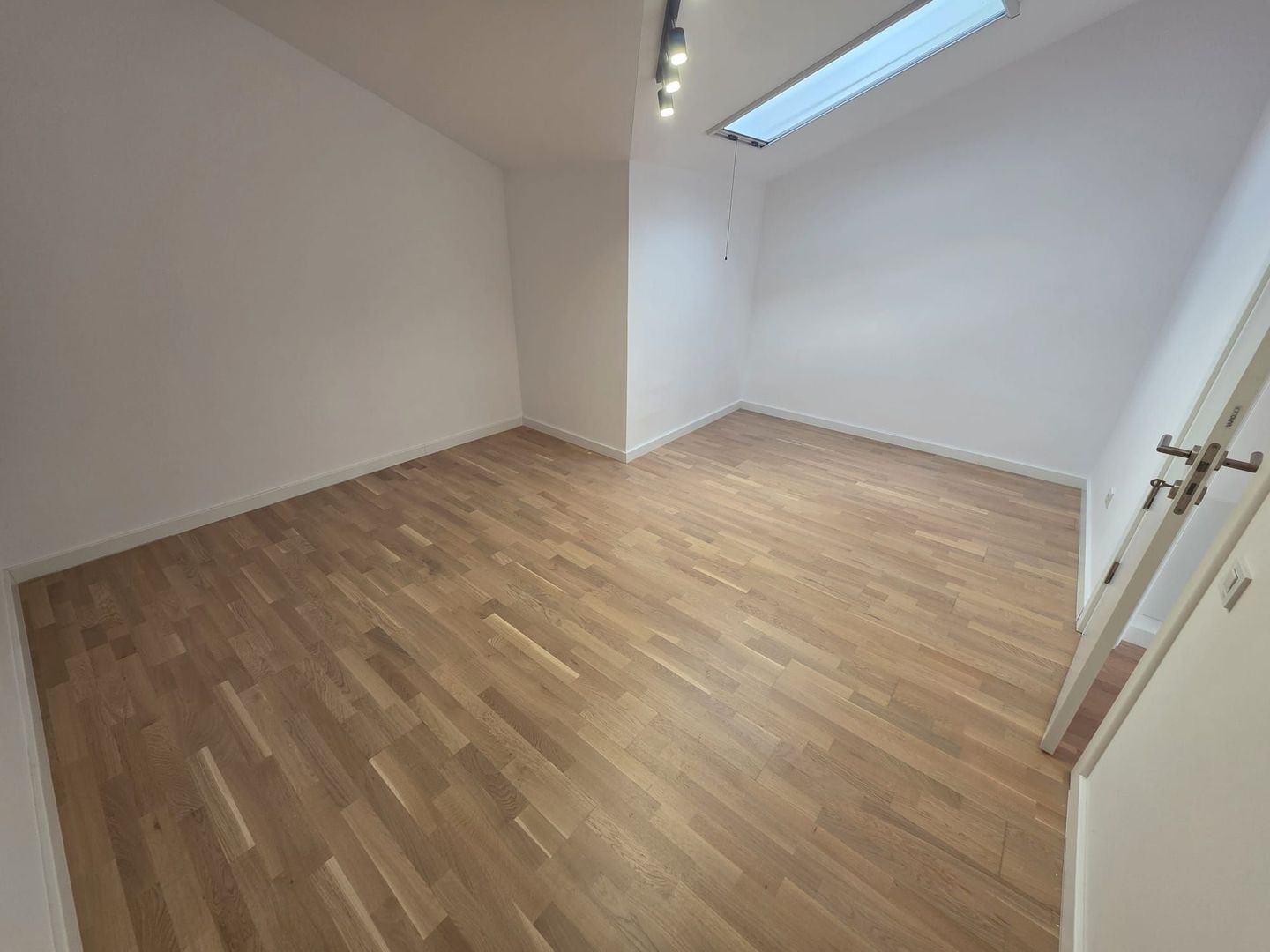 Vilă modernă de închiriat în complexul rezidențial Zenville, Pipera - Poză 11